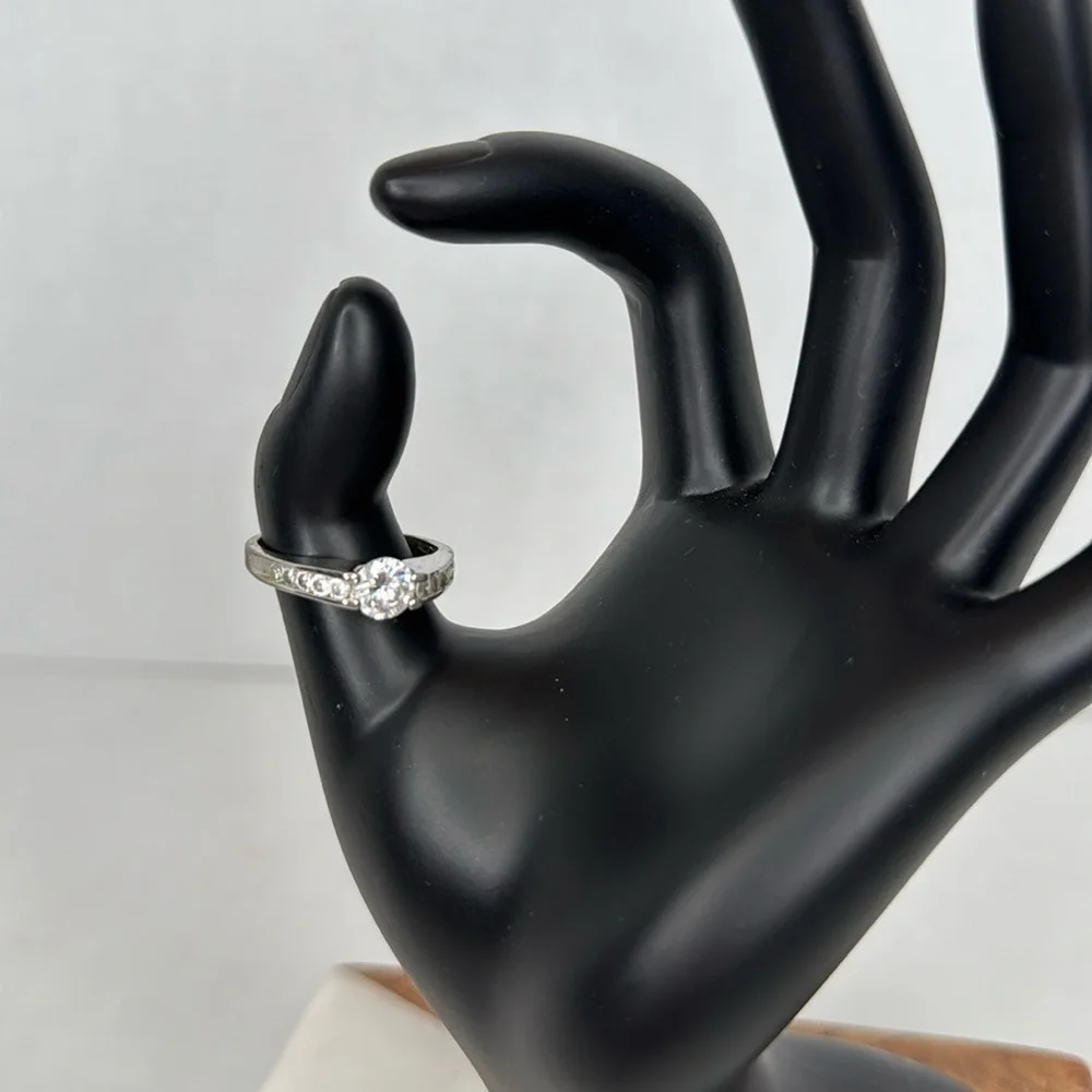 Vintage Silver Ring with Clear Gem lot D1